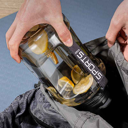 Bouteille d'eau de grande capacité 1,7 l/2,5 l Sport belly - The Sport Shop