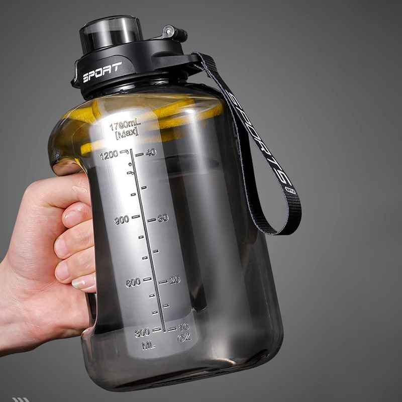 Bouteille d'eau de grande capacité 1,7 l/2,5 l Sport belly - The Sport Shop